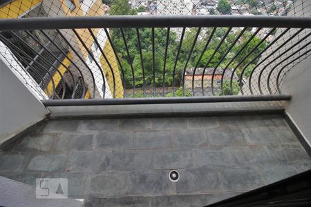 Varanda de apartamento para alugar com 2 quartos, 85m² em Jardim Maria Rosa, Taboão da Serra