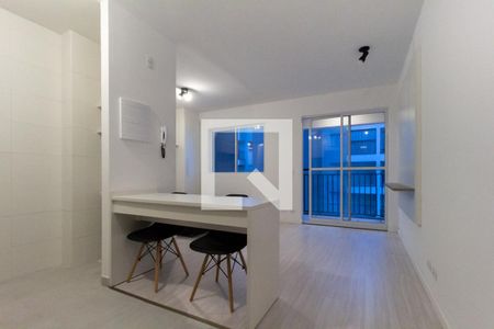 Sala/Quarto de apartamento para alugar com 1 quarto, 31m² em Capão Raso, Curitiba