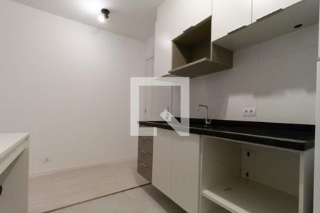 Cozinha de apartamento para alugar com 1 quarto, 31m² em Capão Raso, Curitiba