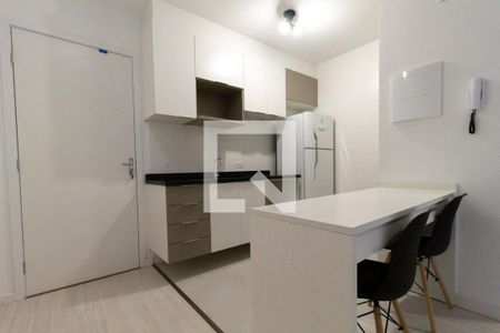 Cozinha de apartamento para alugar com 1 quarto, 31m² em Capão Raso, Curitiba