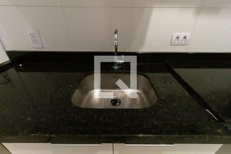 Detalhe cozinha de apartamento para alugar com 1 quarto, 31m² em Capão Raso, Curitiba