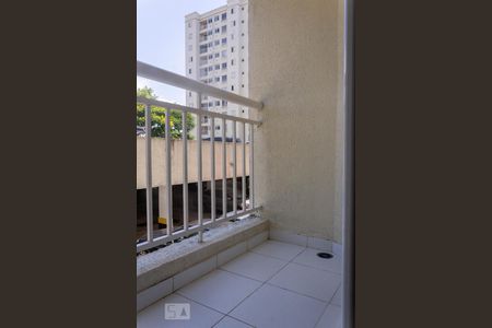 Varanda  de apartamento para alugar com 2 quartos, 50m² em Vila Emir, São Paulo