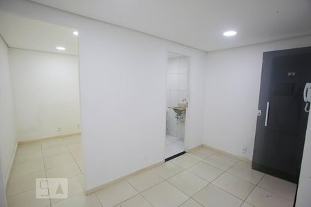 Sala de kitnet/studio para alugar com 1 quarto, 25m² em Jacarepaguá, Rio de Janeiro