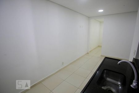 Cozinha de kitnet/studio para alugar com 1 quarto, 25m² em Jacarepaguá, Rio de Janeiro