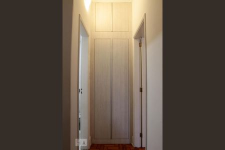 Corredor de apartamento à venda com 1 quarto, 55m² em Copacabana, Rio de Janeiro