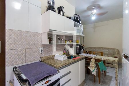 Casa à venda com 242m², 6 quartos e 1 vaga Casa à venda com 242m², 6 quartos e 1 vagaCozinha 2 2º Andar