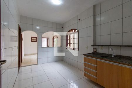 Casa à venda com 242m², 6 quartos e 1 vaga Casa à venda com 242m², 6 quartos e 1 vagaCozinha 3º Andar