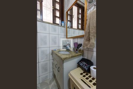 Casa à venda com 242m², 6 quartos e 1 vaga Casa à venda com 242m², 6 quartos e 1 vagaBanheiro 2º Andar