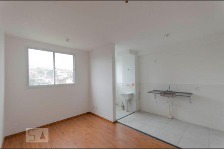 Sala e Cozinha de apartamento para alugar com 2 quartos, 45m² em Vila Nhocune, São Paulo