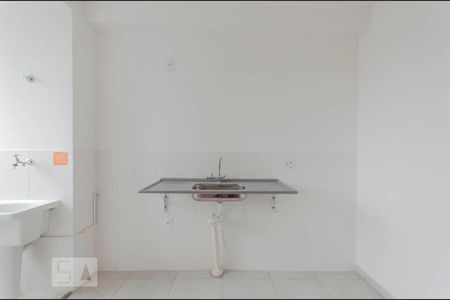 Sala e Cozinha de apartamento para alugar com 2 quartos, 45m² em Vila Nhocune, São Paulo