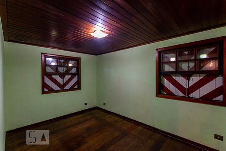 Quarto 1 de casa de condomínio à venda com 2 quartos, 300m² em Cantagalo, Niterói