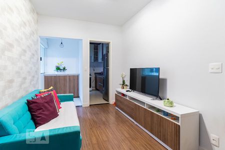 Sala de apartamento para alugar com 2 quartos, 50m² em Jardim Prudência, São Paulo