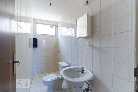 Banheiro da suíte de apartamento à venda com 1 quarto, 38m² em Centro, Campinas
