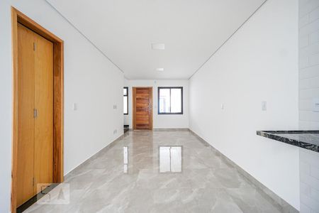 Sala e cozinha de casa à venda com 3 quartos, 110m² em Vila Carrão, São Paulo
