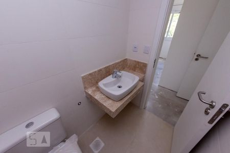 Banheiro da Suíte de apartamento para alugar com 2 quartos, 70m² em Camaquã, Porto Alegre