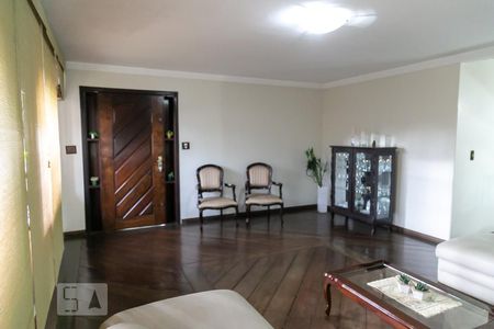 Sala de casa à venda com 6 quartos, 670m² em Vila Rosália, Guarulhos