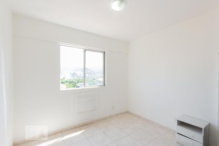 Quarto 1 de apartamento para alugar com 2 quartos, 55m² em Pechincha, Rio de Janeiro