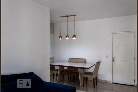 Sala de apartamento para alugar com 3 quartos, 73m² em Campo Grande, Rio de Janeiro