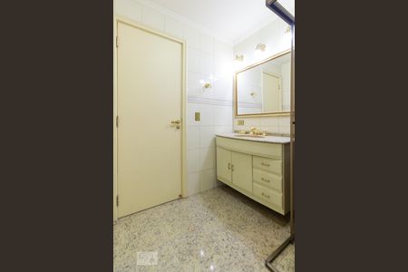 Banheiro de apartamento à venda com 1 quarto, 46m² em Centro, São Paulo