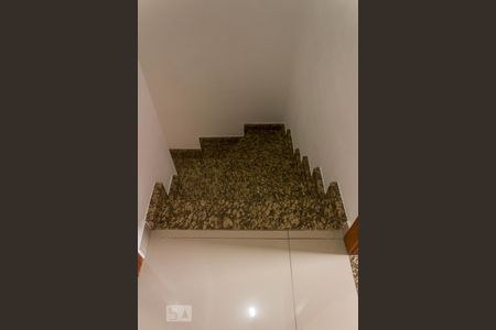 Escadas  de casa de condomínio à venda com 3 quartos, 76m² em Cupecê, São Paulo