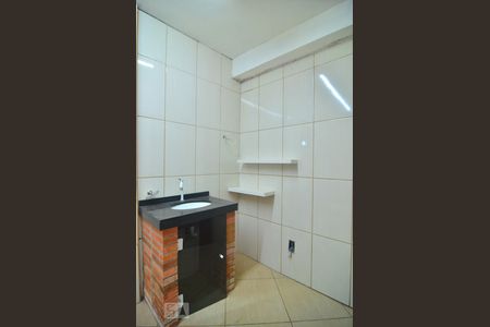 Casa 1 - Banheiro de casa para alugar com 2 quartos, 150m² em Estância Velha, Canoas