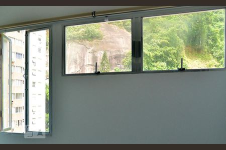 Vista do quarto/sala de kitnet/studio para alugar com 1 quarto, 15m² em Itararé, São Vicente
