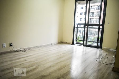 Sala de casa de condomínio à venda com 3 quartos, 74m² em Vila Carbone, São Paulo