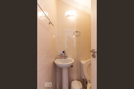 Lavabo de casa de condomínio à venda com 2 quartos, 63m² em Santa Maria, Osasco