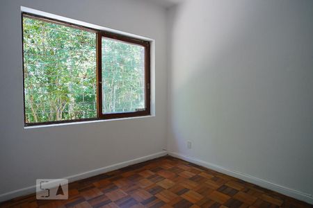 Quarto 1 de casa à venda com 3 quartos, 150m² em Passo da Areia, Porto Alegre