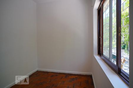 Quarto 2 de casa para alugar com 3 quartos, 150m² em Passo da Areia, Porto Alegre