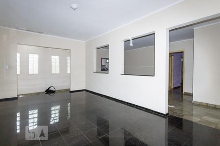 Casa à venda com 150m², 3 quartos e 4 vagasSala