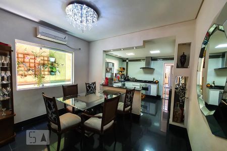 Sala de Jantar de casa à venda com 3 quartos, 200m² em Vila Nair, São Paulo