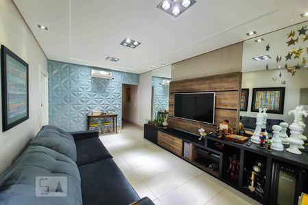 Sala de Estar de casa à venda com 3 quartos, 200m² em Vila Nair, São Paulo