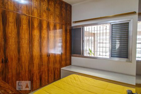 Quarto 1 de casa para alugar com 2 quartos, 62m² em Parque São Jorge, São Paulo
