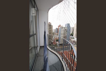 Sacada de apartamento para alugar com 2 quartos, 75m² em Cambuí, Campinas