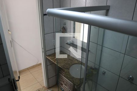 Banheiro de kitnet/studio para alugar com 1 quarto, 35m² em Setor Central, Goiânia