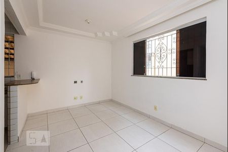 Sala de casa de condomínio para alugar com 3 quartos, 90m² em Canaã, Belo Horizonte