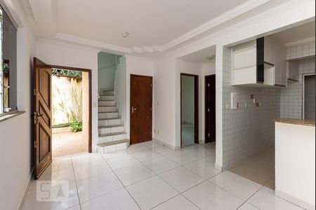Sala de casa de condomínio para alugar com 3 quartos, 90m² em Canaã, Belo Horizonte