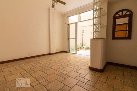 Sala de apartamento para alugar com 2 quartos, 82m² em Tijuca, Rio de Janeiro