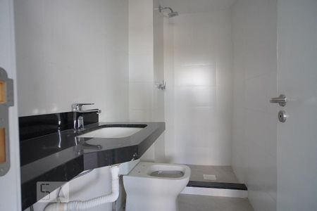 Banheiro de apartamento à venda com 1 quarto, 41m² em Auxiliadora, Porto Alegre