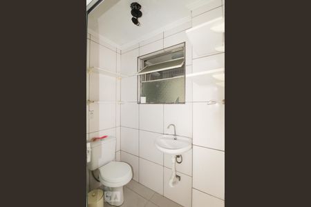 Lavabo de apartamento à venda com 3 quartos, 63m² em Cristal, Porto Alegre