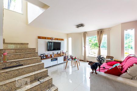 Sala de casa à venda com 3 quartos, 426m² em Fátima, Niterói