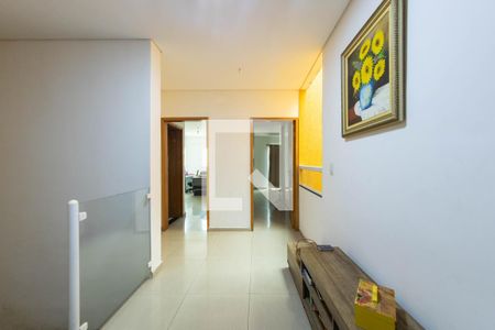 Corredor de casa à venda com 4 quartos, 350m² em Vila California, São Paulo