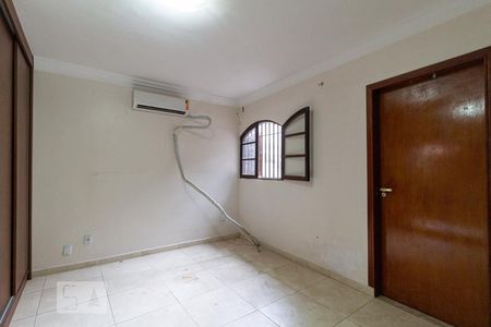 Quarto 1 de casa para alugar com 3 quartos, 300m² em Pestana, Osasco