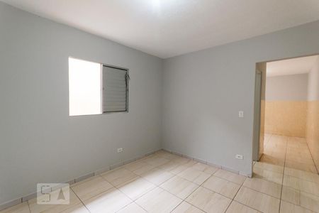 Quarto de kitnet/studio para alugar com 1 quarto, 30m² em Taboão, Diadema