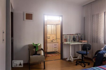 Suíte  de casa à venda com 4 quartos, 150m² em Vila Isa, São Paulo