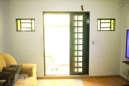 Sala de casa à venda com 3 quartos, 100m² em Vila Roque, São Paulo