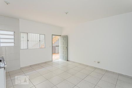 Sala e cozinha de apartamento para alugar com 1 quarto, 45m² em Parada Inglesa, São Paulo