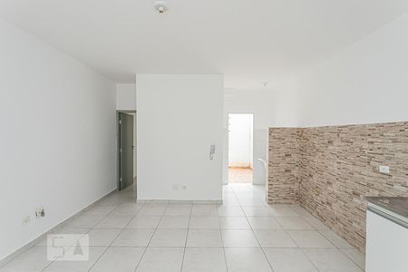 Sala e cozinha de apartamento para alugar com 1 quarto, 45m² em Parada Inglesa, São Paulo