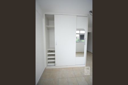 Quarto de apartamento para alugar com 1 quarto, 38m² em Conjunto 2, Brasília